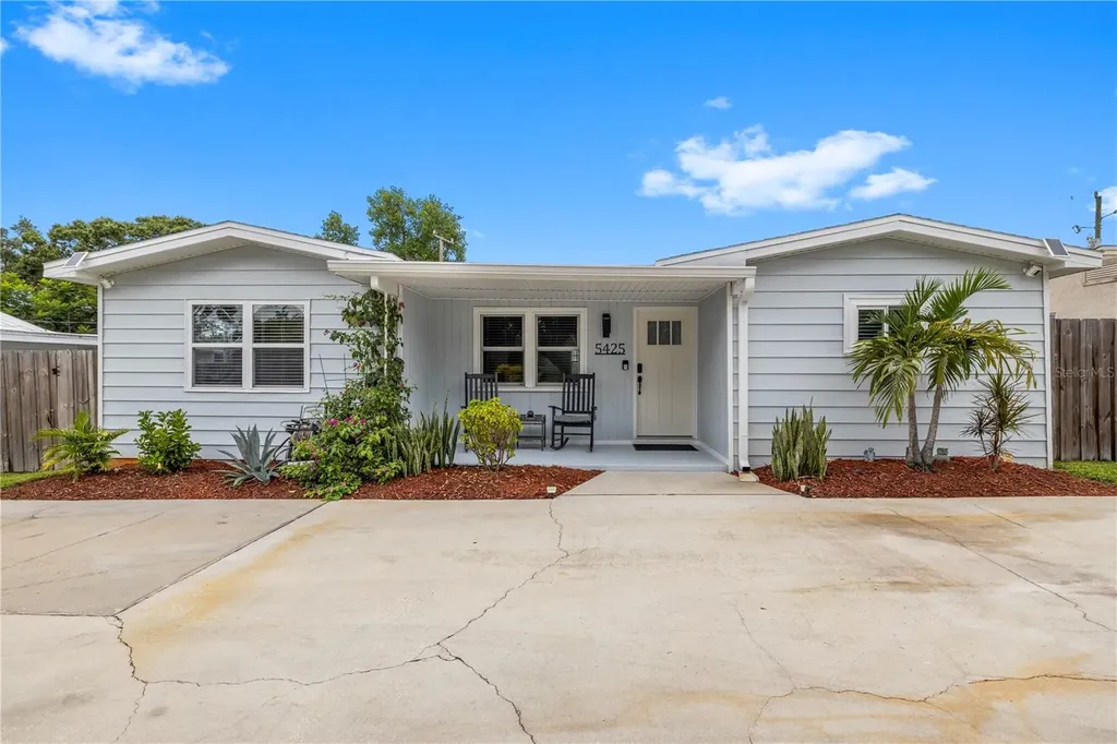 5425 47th Avenue N St Petersburg FL 33709