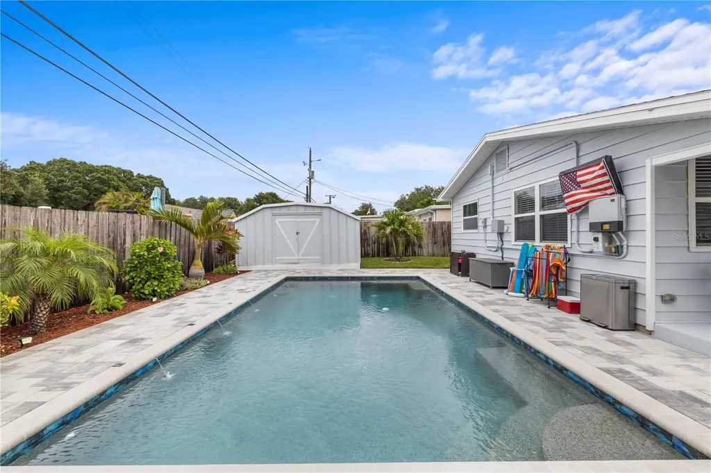 5425 47th Avenue N St Petersburg FL 33709