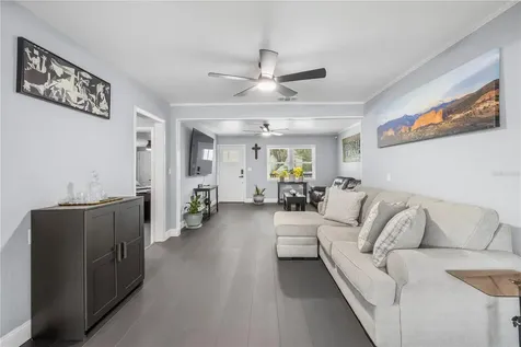 5425 47th Avenue N St Petersburg FL 33709