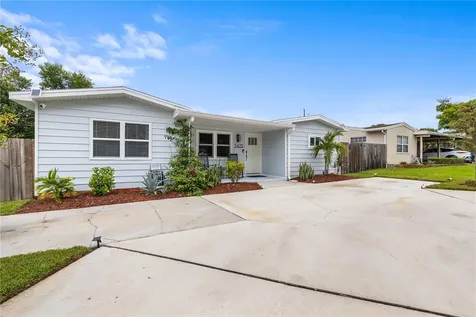 5425 47th Avenue N St Petersburg FL 33709