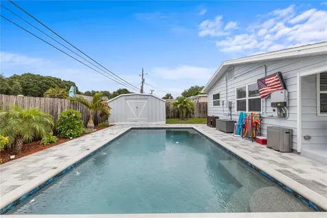 5425 47th Avenue N St Petersburg FL 33709