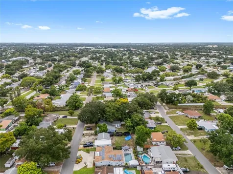 5425 47th Avenue N St Petersburg FL 33709