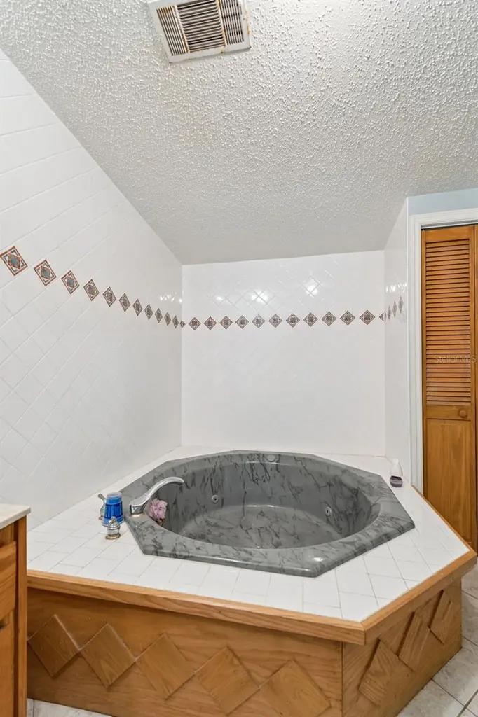 126 Bermuda Court Winter Haven FL 33880