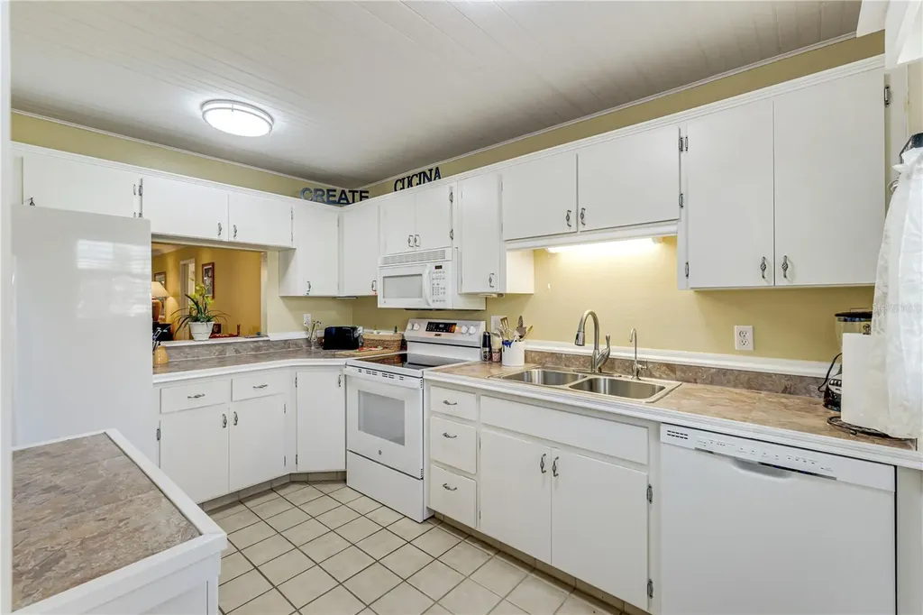 7079 Cedarhurst Drive Fort Myers FL 33919