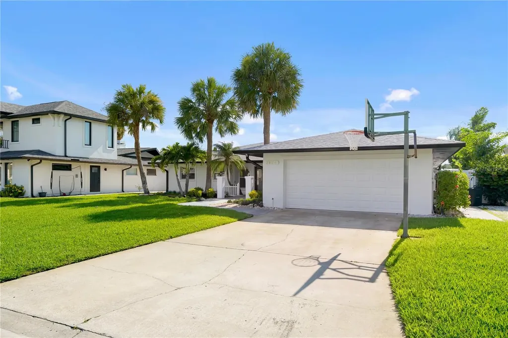 3924 Versailles Drive Tampa FL 33634