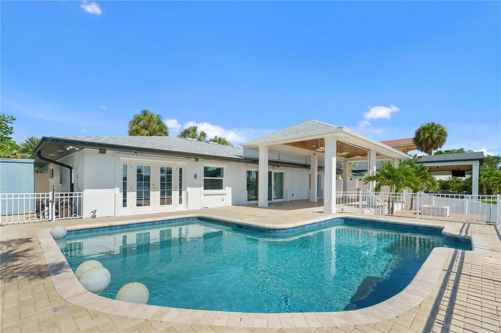 3924 Versailles Drive Tampa FL 33634