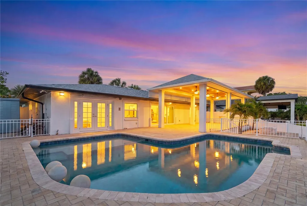 3924 Versailles Drive Tampa FL 33634