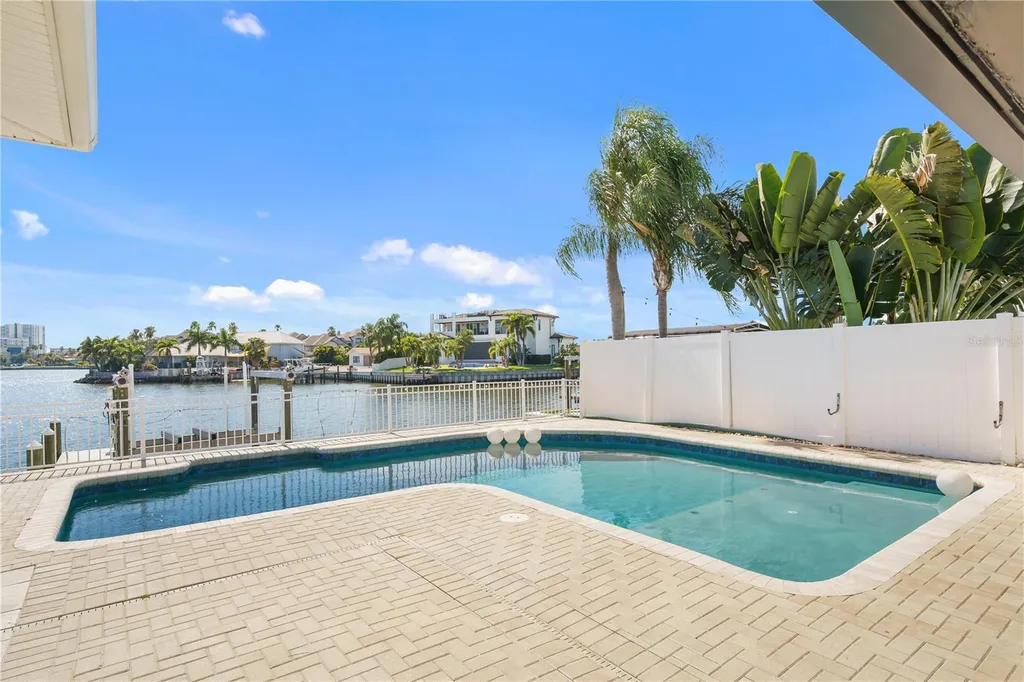 3924 Versailles Drive Tampa FL 33634
