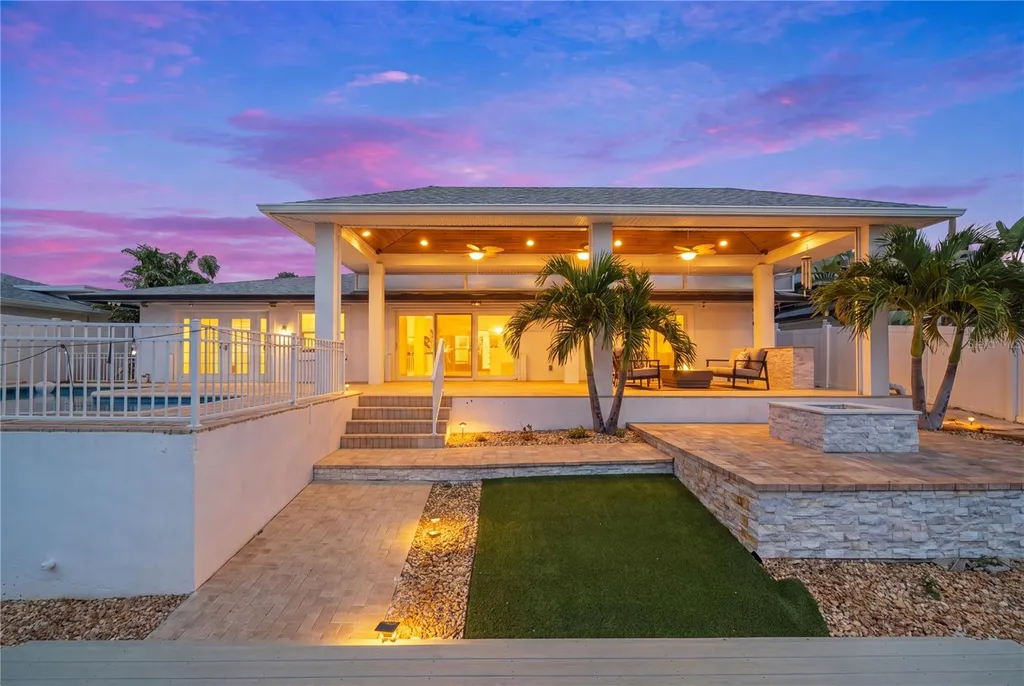 3924 Versailles Drive Tampa FL 33634