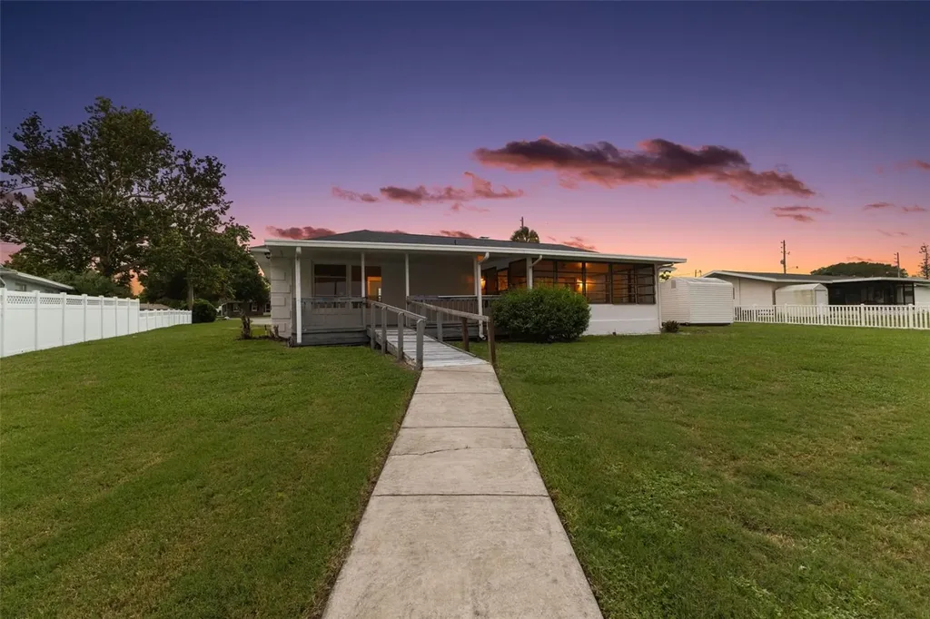 33718 Picciola Drive Fruitland Park FL 34731