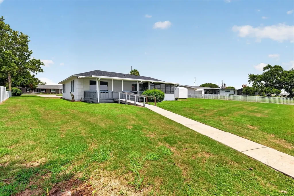 33718 Picciola Drive Fruitland Park FL 34731