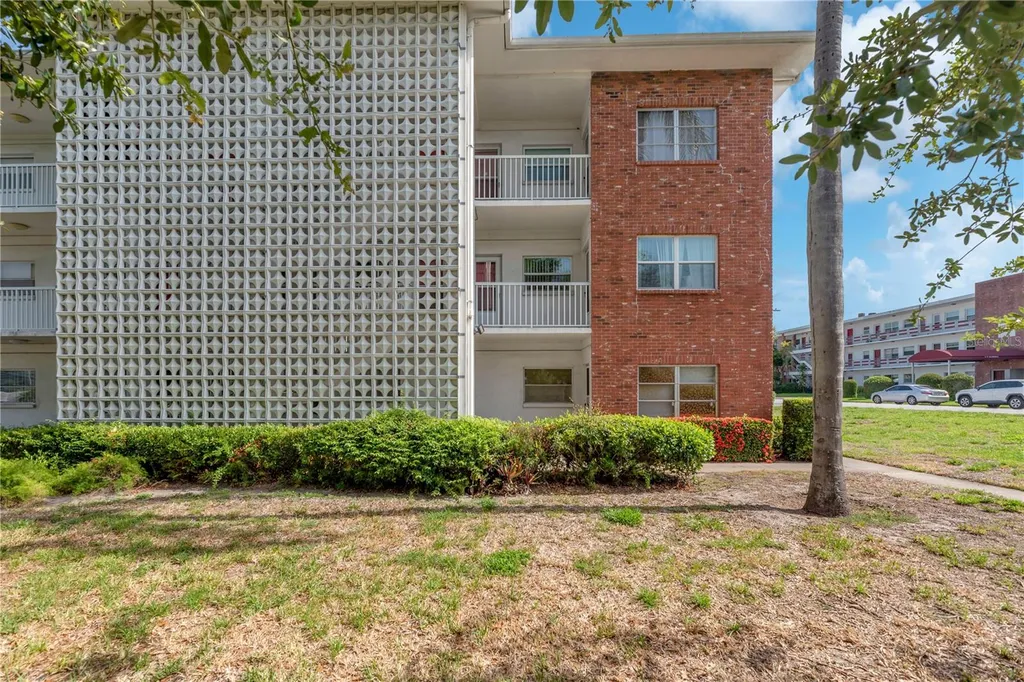 5155 9th Avenue N St Petersburg FL 33710