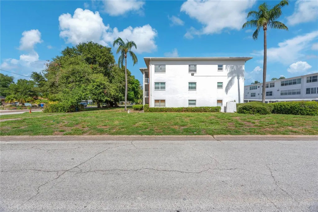 5155 9th Avenue N St Petersburg FL 33710