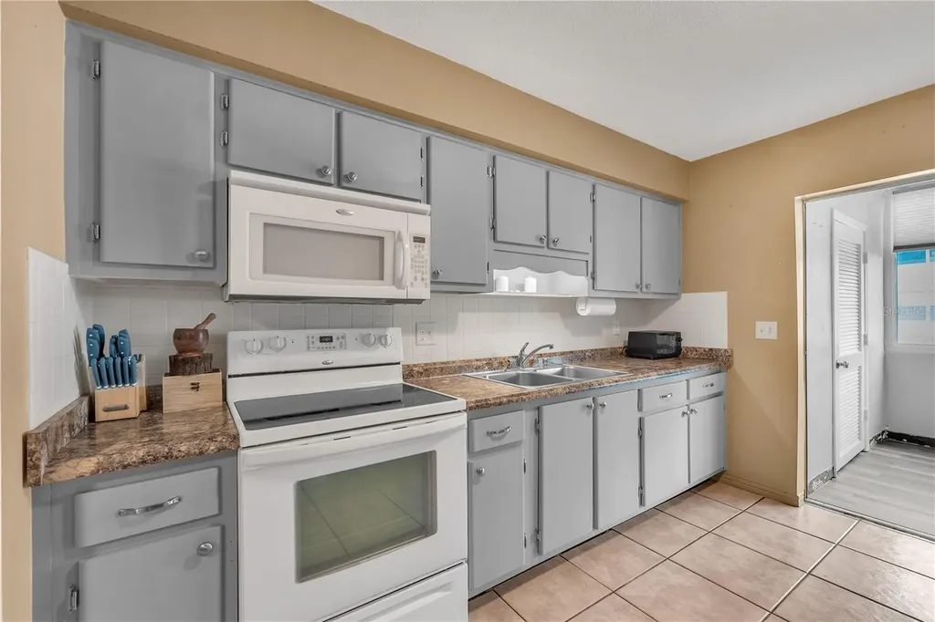 5155 9th Avenue N St Petersburg FL 33710
