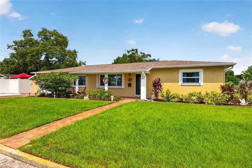 249 54th Street N St Petersburg FL 33710