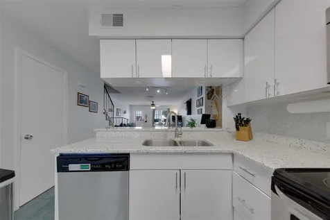 3315 W Wyoming Circle Tampa FL 33611