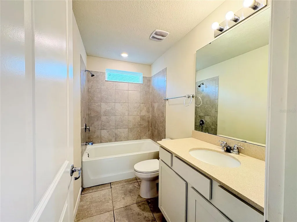 2012 Cross Prairie Parkway Kissimmee FL 34744