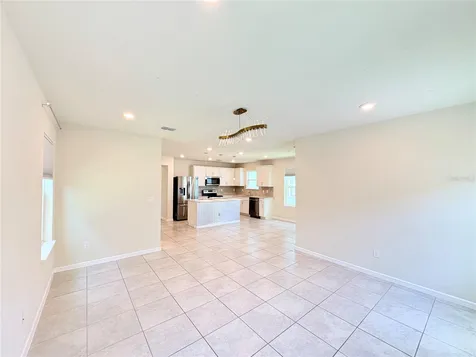 2012 Cross Prairie Parkway Kissimmee FL 34744