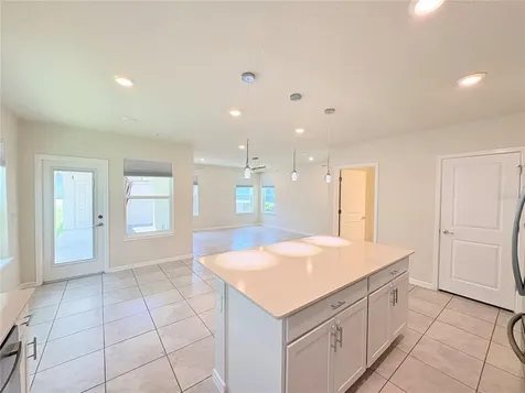 2012 Cross Prairie Parkway Kissimmee FL 34744