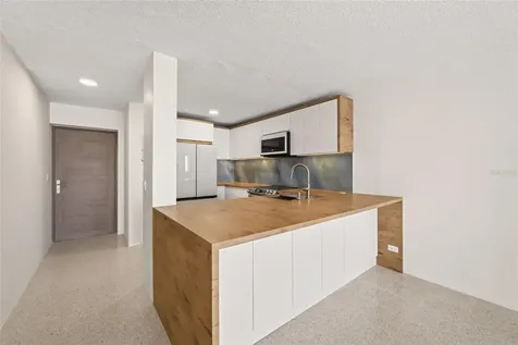 3409 Ave. Isla Verde Carolina PR 00979