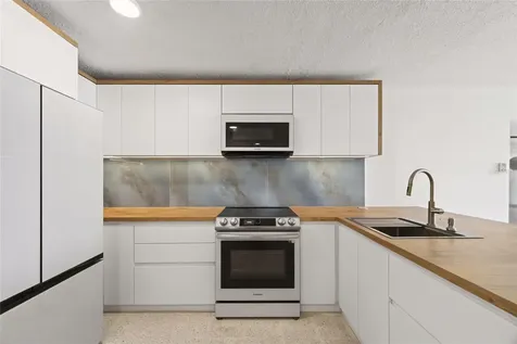 3409 Ave. Isla Verde Carolina PR 00979