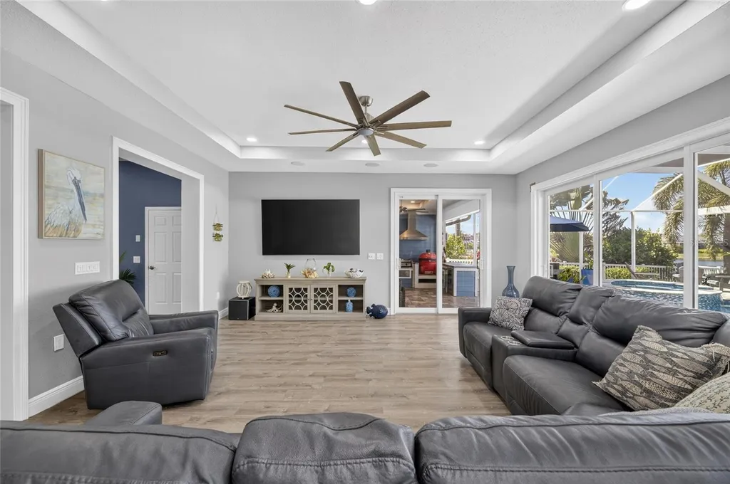 5216 Point Harbor Lane Apollo Beach FL 33572