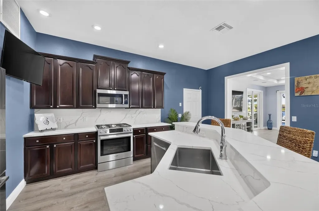 5216 Point Harbor Lane Apollo Beach FL 33572