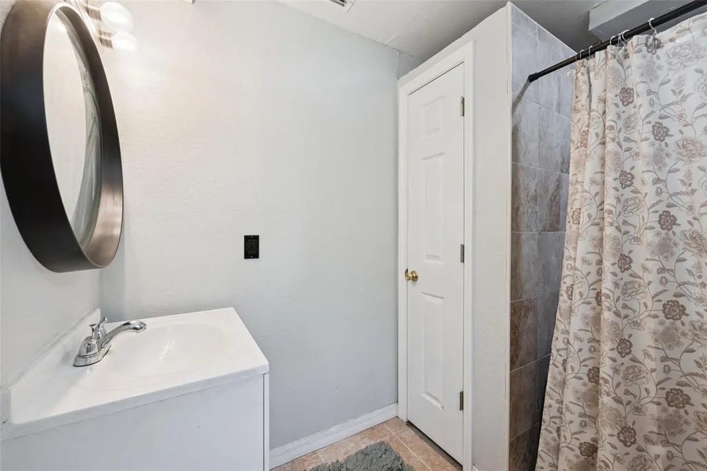 90 N Goldwyn Avenue Orlando FL 32805