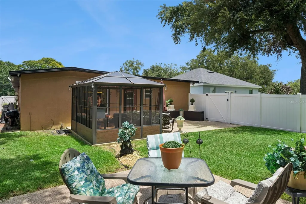 90 N Goldwyn Avenue Orlando FL 32805
