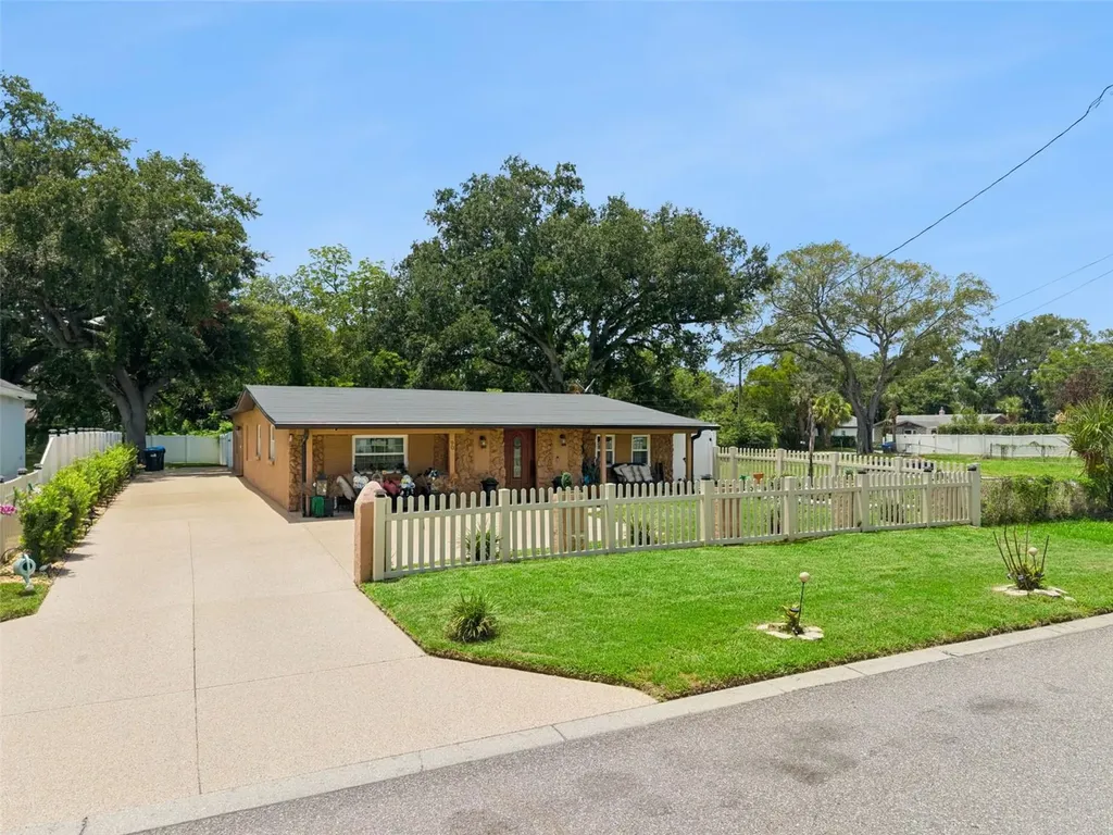 90 N Goldwyn Avenue Orlando FL 32805