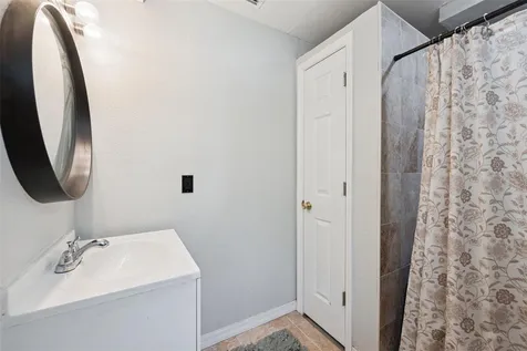 90 N Goldwyn Avenue Orlando FL 32805