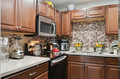90 N Goldwyn Avenue Orlando FL 32805