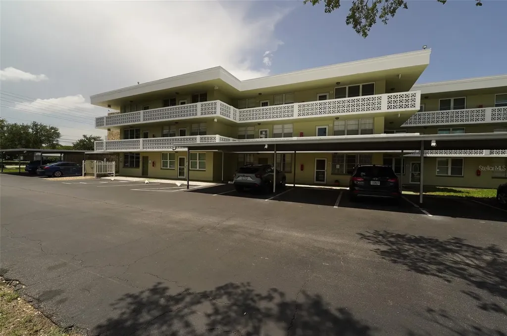 4705 1st Street NE St Petersburg FL 33703