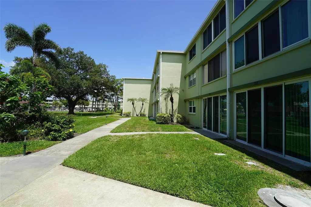 4705 1st Street NE St Petersburg FL 33703