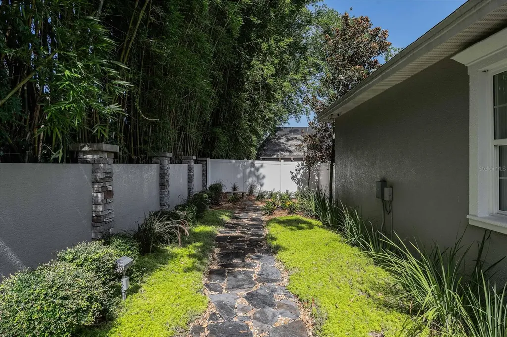 6768 Crescent Woods Circle Lakeland FL 33813