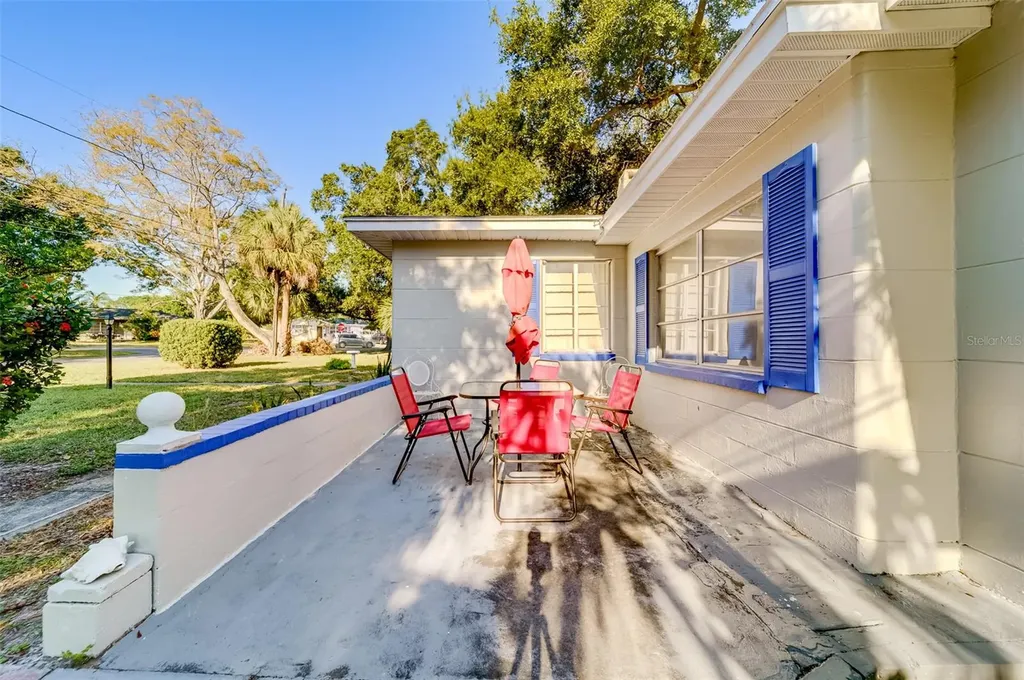 10802 Mohawk Road St Petersburg FL 33708