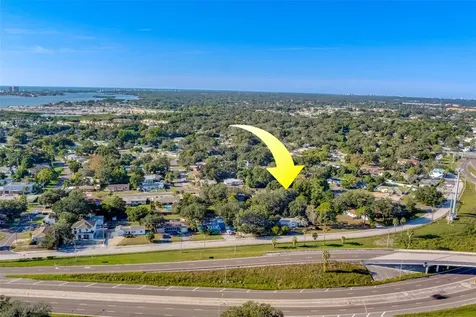 10802 Mohawk Road St Petersburg FL 33708