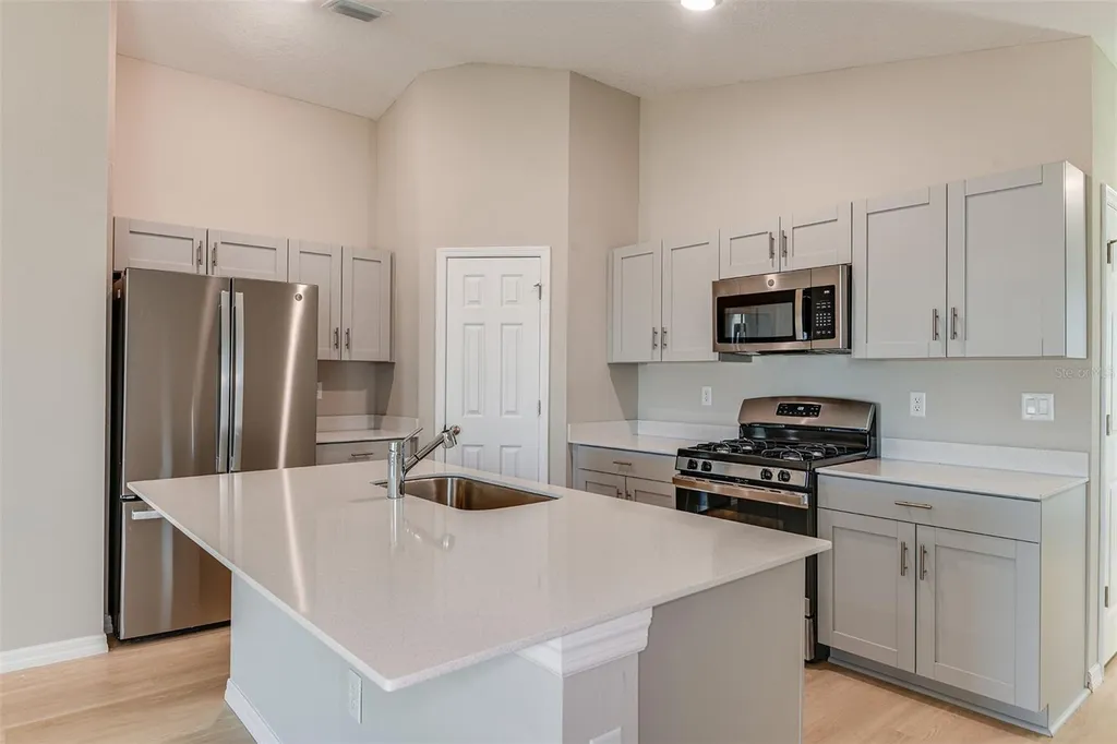 36618 Sagemoor Drive Zephyrhills FL 33541