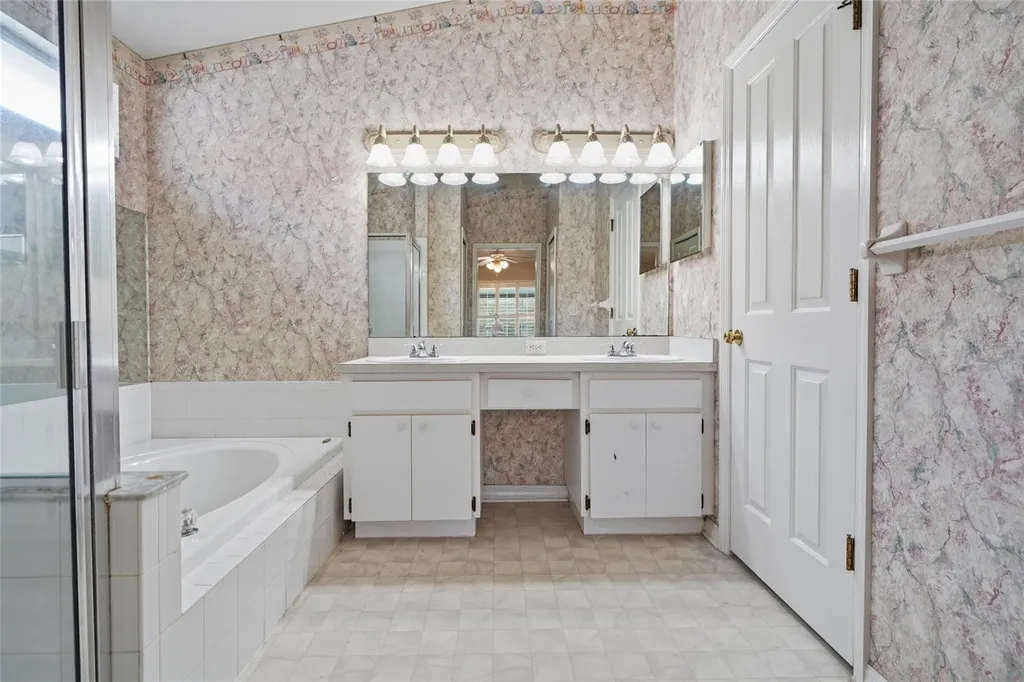 29417 Crossland Drive Wesley Chapel FL 33543