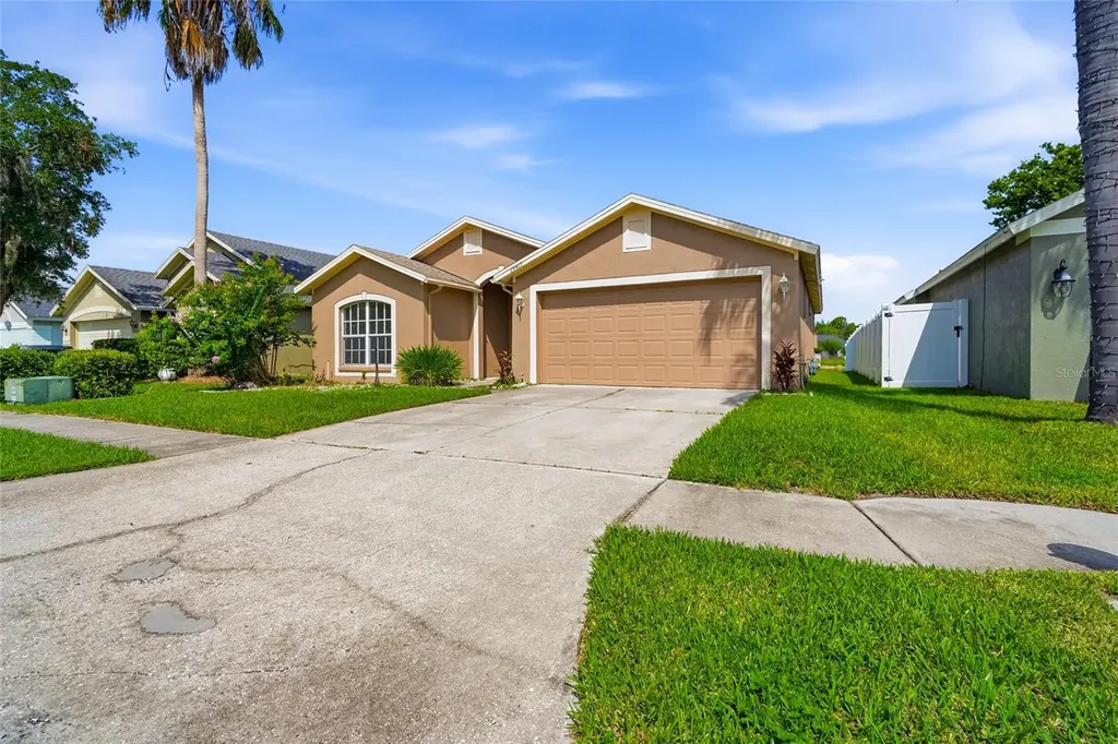 29417 Crossland Drive Wesley Chapel FL 33543