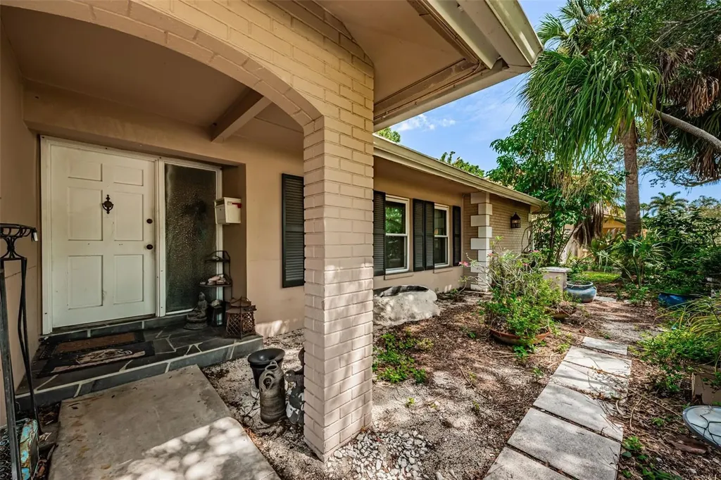 5230 Venetian Boulevard NE St Petersburg FL 33703