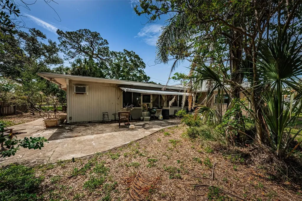 5230 Venetian Boulevard NE St Petersburg FL 33703