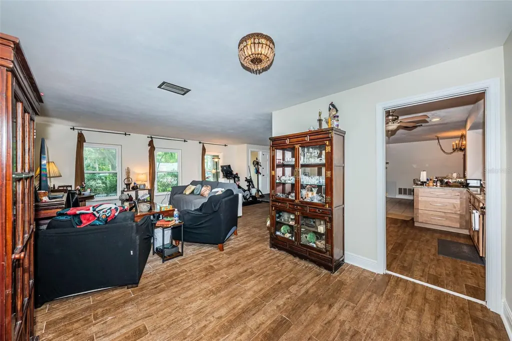 5230 Venetian Boulevard NE St Petersburg FL 33703