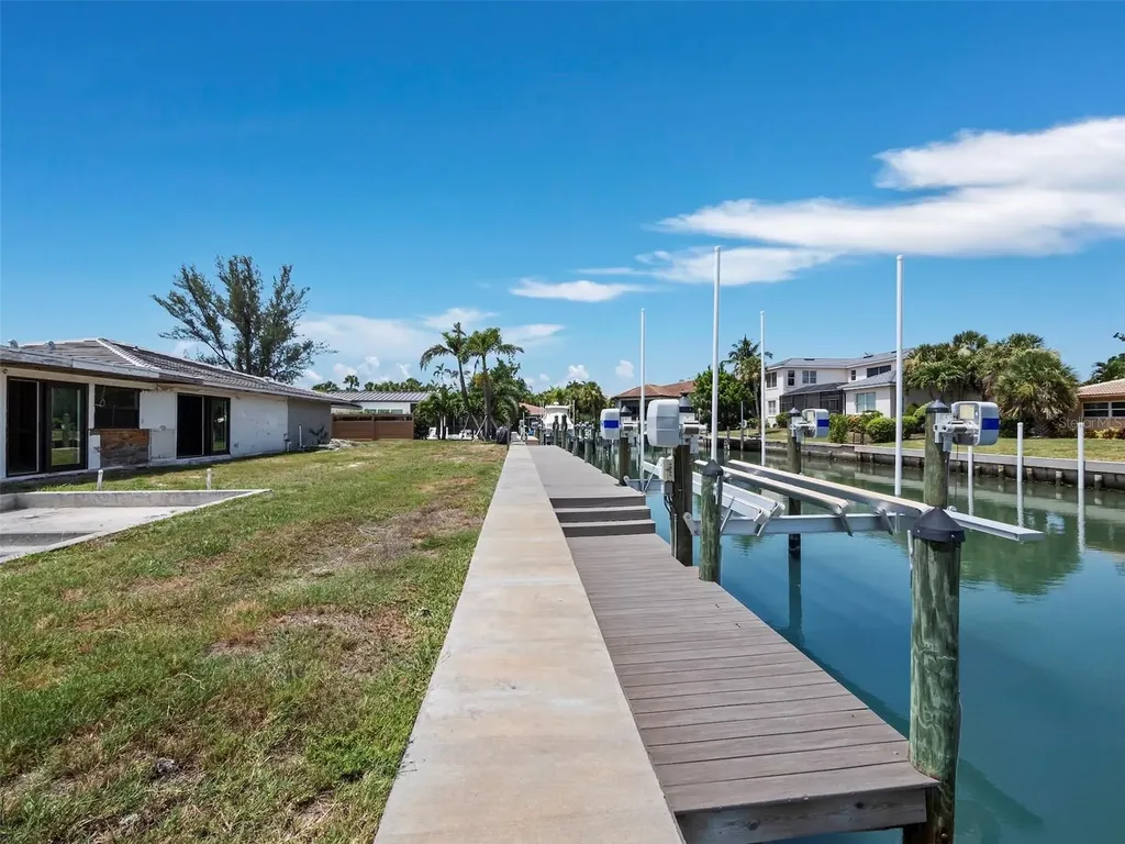 525 Sloop Lane Longboat Key FL 34228
