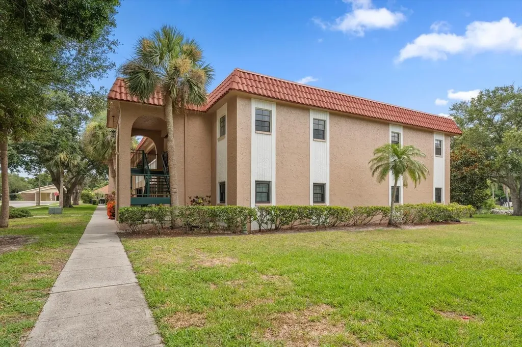 1750 Belleair Forest Drive Belleair FL 33756