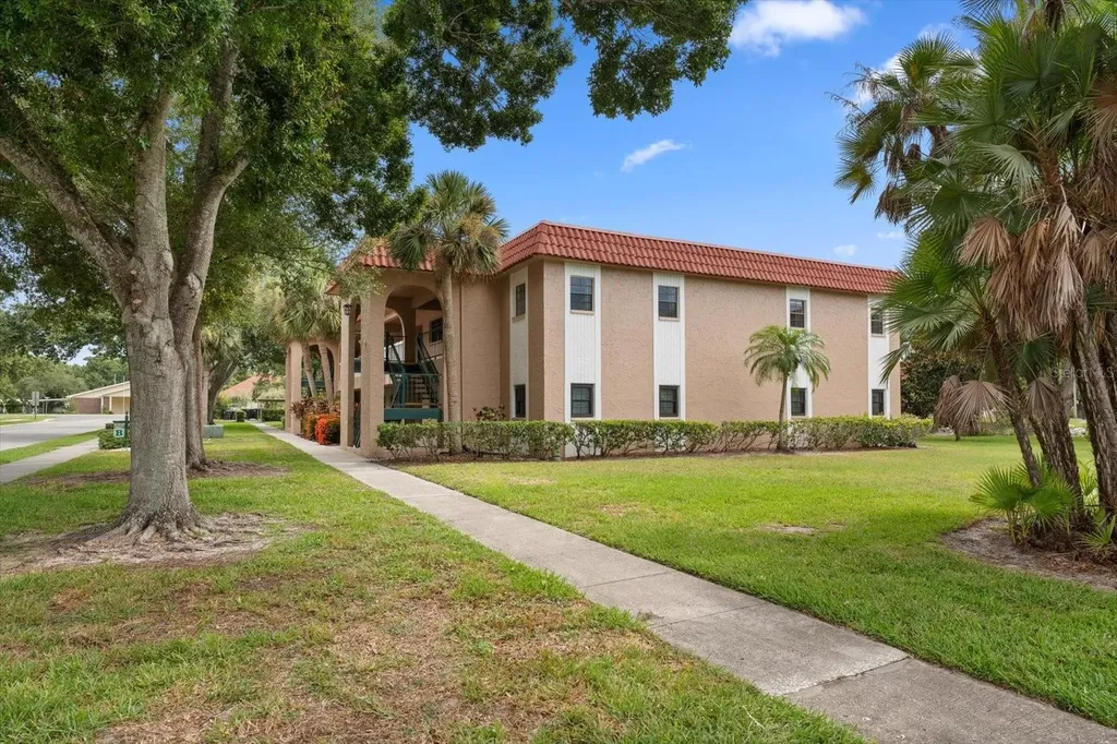 1750 Belleair Forest Drive Belleair FL 33756