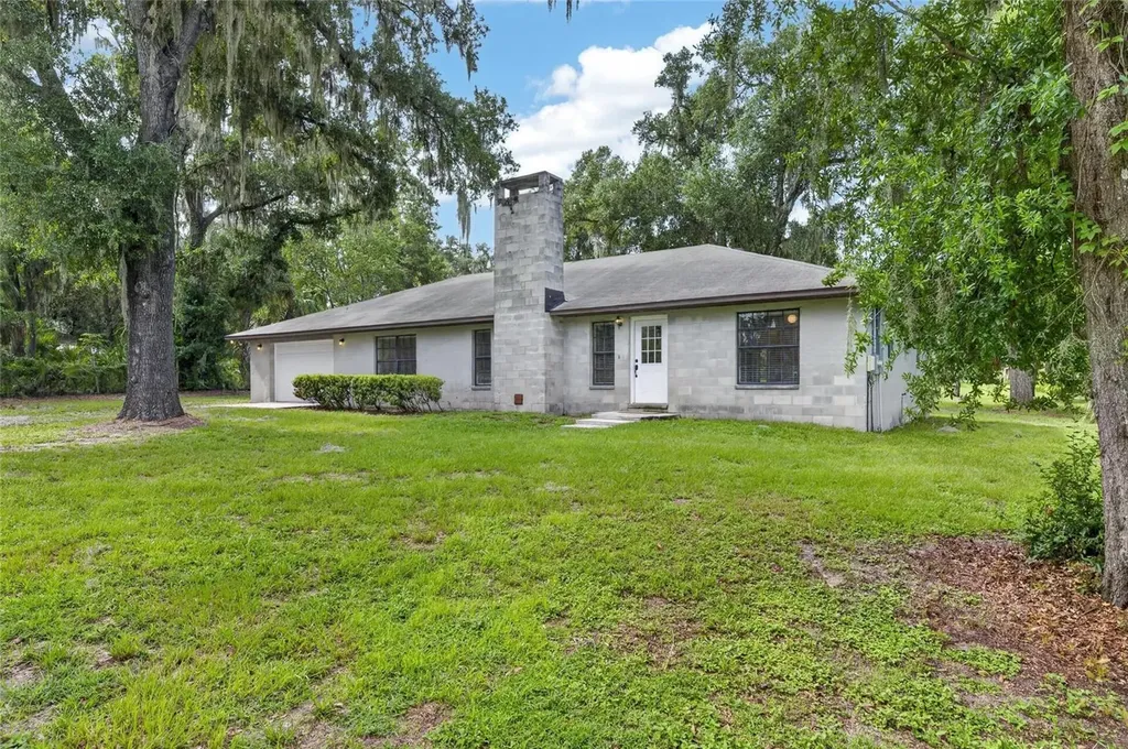 615 Thompson Road Lithia FL 33547
