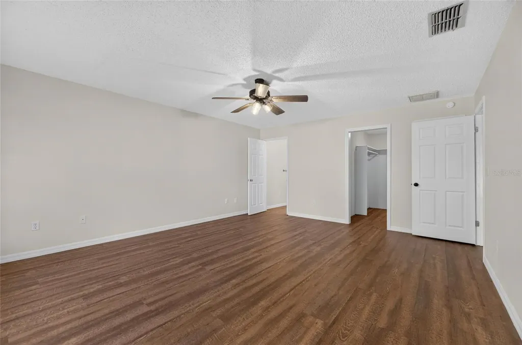 615 Thompson Road Lithia FL 33547