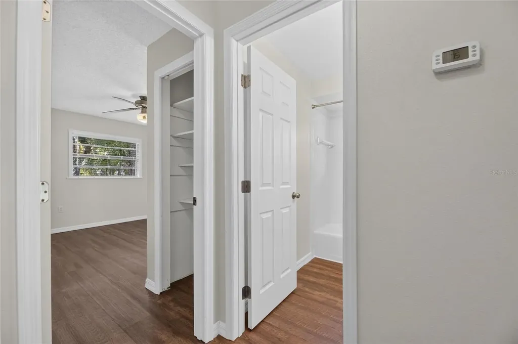615 Thompson Road Lithia FL 33547
