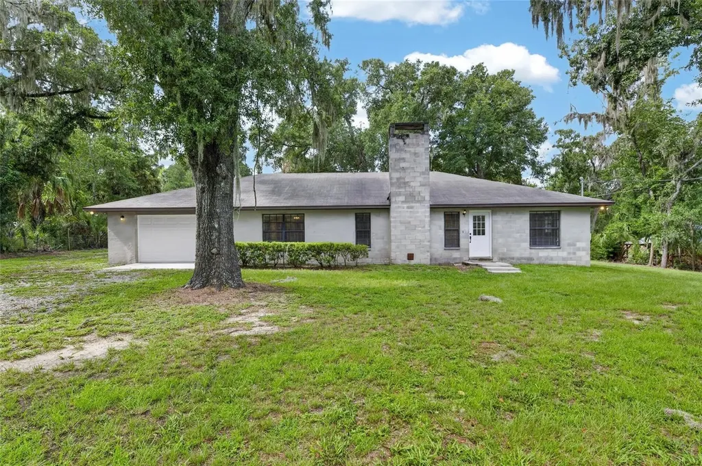 615 Thompson Road Lithia FL 33547